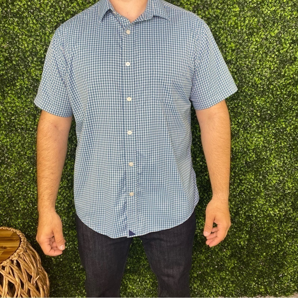 Untuckit button down short‎ sleeve